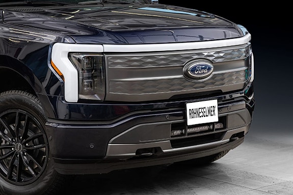 Ford F-150 2 of 5