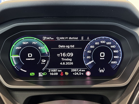 Audi Q4 e-tron 4 of 5