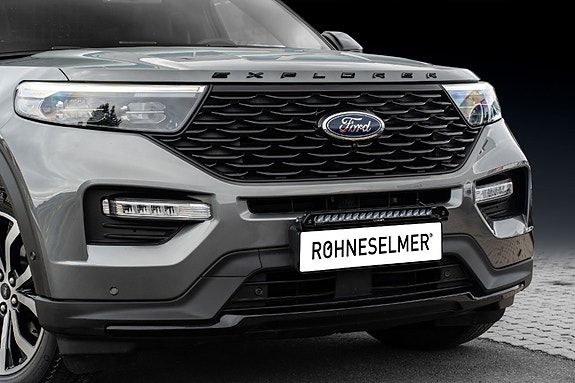Ford Explorer 2 of 5