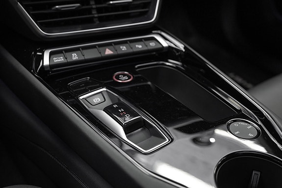 Audi e-tron GT 14 of 30