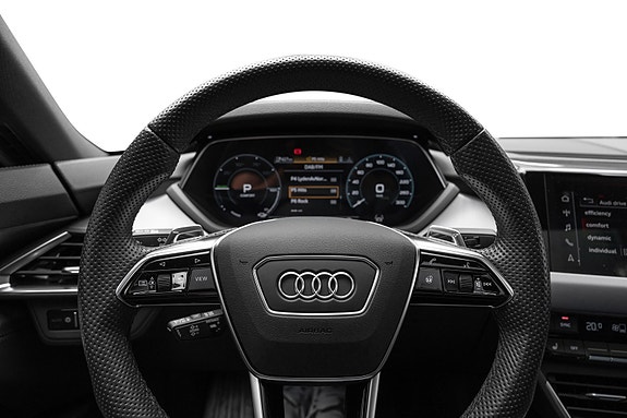 Audi e-tron GT 22 of 30