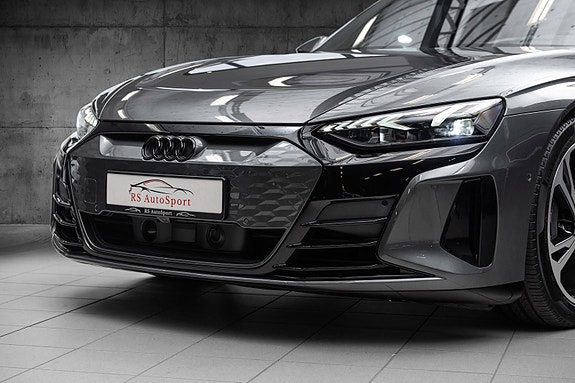 Audi e-tron GT 9 of 30