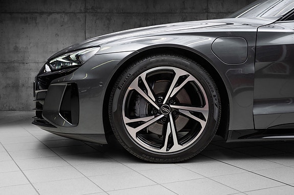 Audi e-tron GT 8 of 30