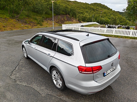 Volkswagen Passat 6 of 13