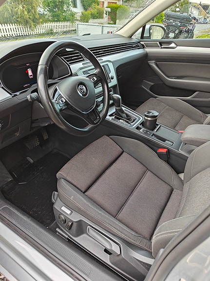 Volkswagen Passat 10 of 13