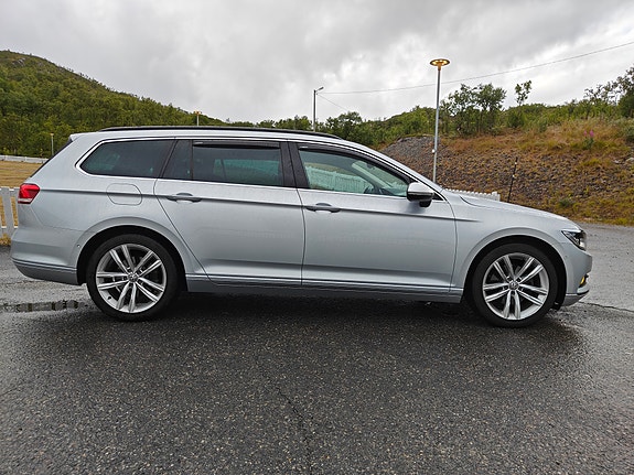 Volkswagen Passat 5 of 13