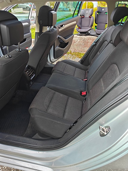 Volkswagen Passat 11 of 13