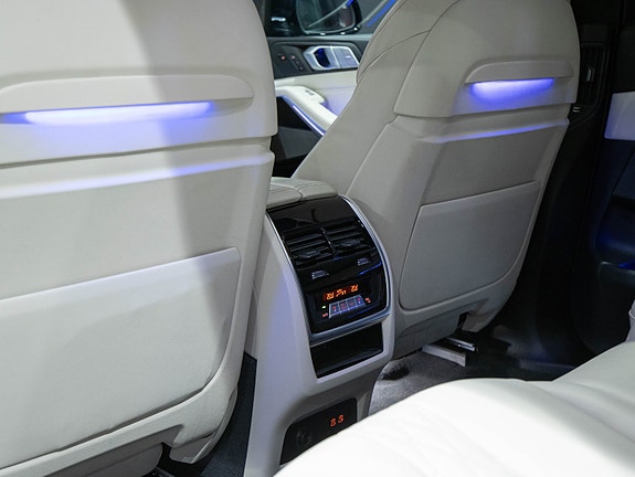 BMW X7 15 of 28