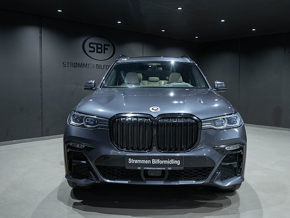 BMW X7 2 of 28