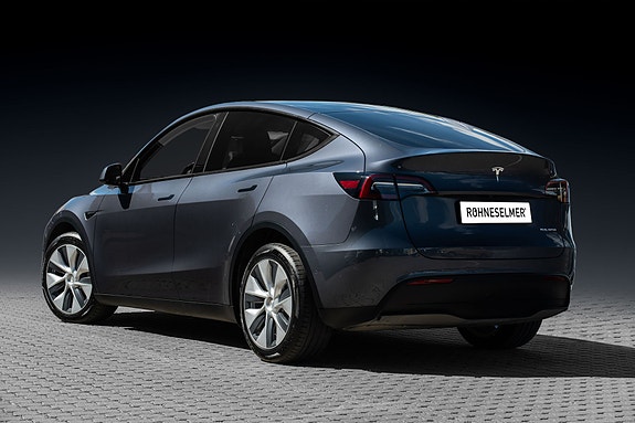 Tesla Model Y 2 of 5