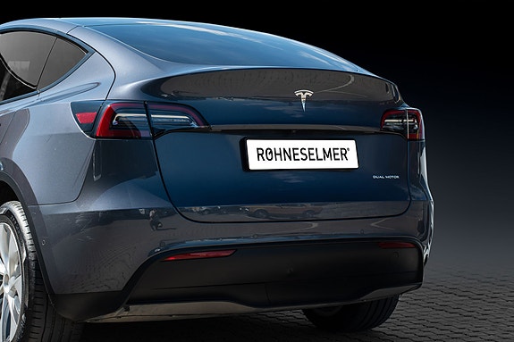Tesla Model Y 3 of 5