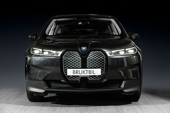 BMW iX 3 of 5