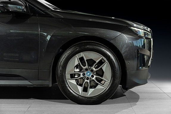 BMW iX 5 of 5