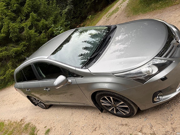 Toyota Avensis 3 of 30