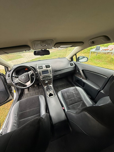 Toyota Avensis 15 of 30