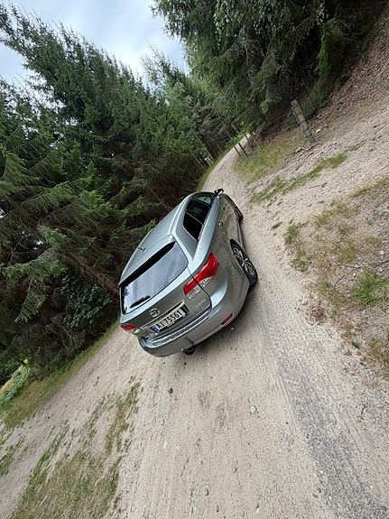 Toyota Avensis 9 of 30