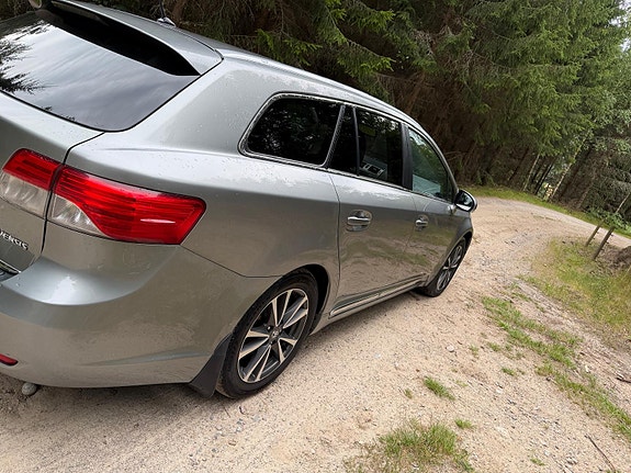 Toyota Avensis 6 of 30