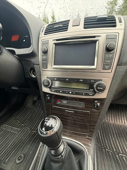 Toyota Avensis 21 of 30