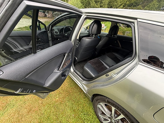 Toyota Avensis 16 of 30