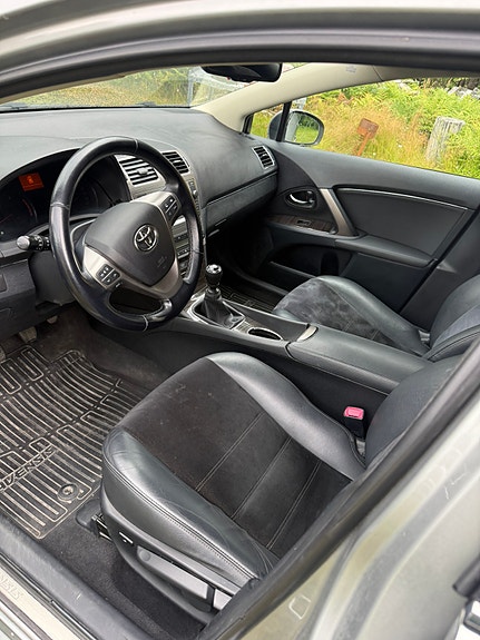 Toyota Avensis 14 of 30