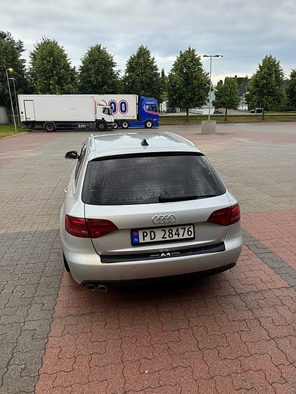 Audi A4 4 of 5