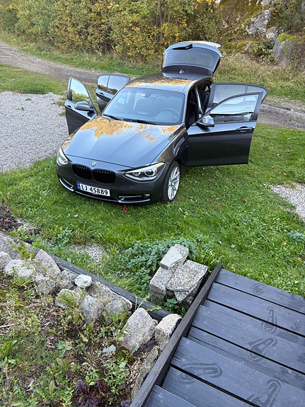 BMW 116d 2 of 5