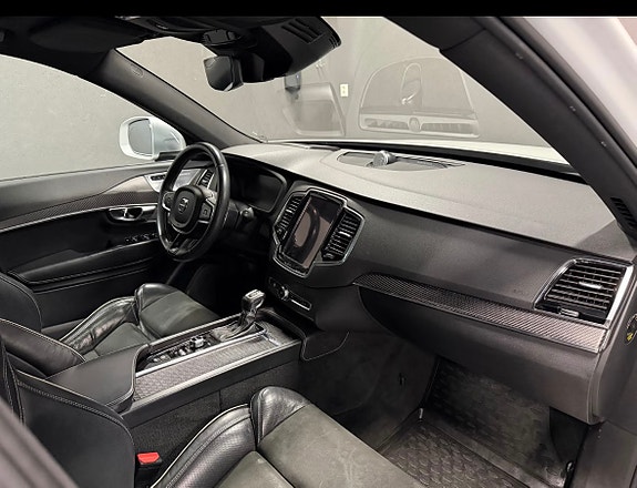 Volvo XC90 8 of 14