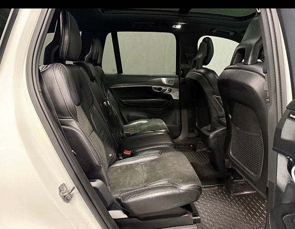 Volvo XC90 11 of 14