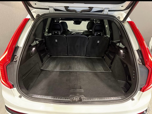 Volvo XC90 14 of 14