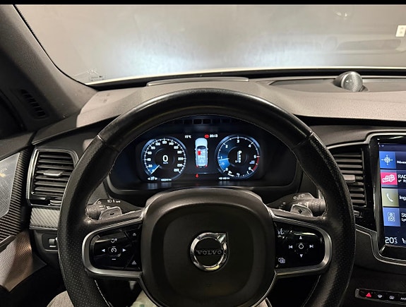 Volvo XC90 10 of 14