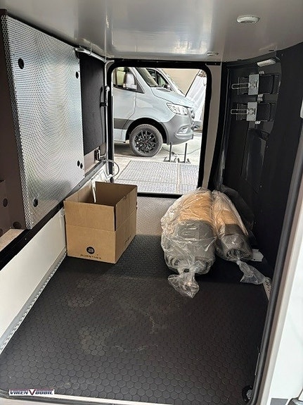Bürstner Signature / SFT 7.1 med Alde og Kvern toalett med tank. 27 of 30