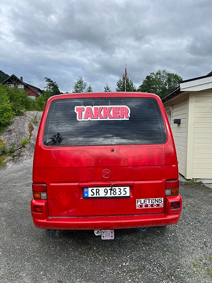 Volkswagen Caravelle 3 of 5