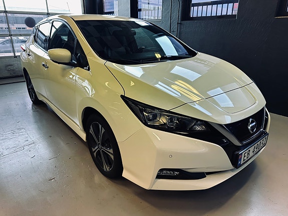 Nissan Leaf 3 of 30
