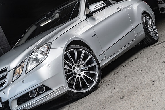 Mercedes-Benz E-Klasse 2 of 5