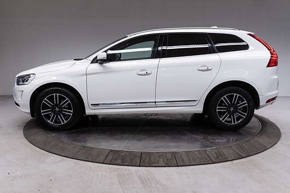 Volvo XC60 2 of 5