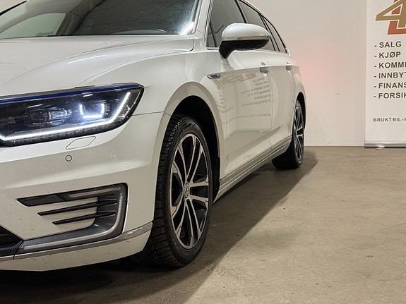 Volkswagen Passat 3 of 5