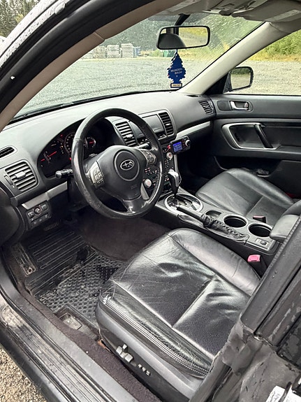 Subaru Legacy 5 of 5