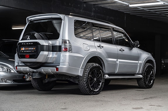 Mitsubishi Pajero 5 of 5