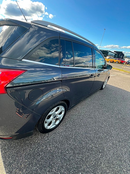 Ford Grand C-MAX 17 of 30
