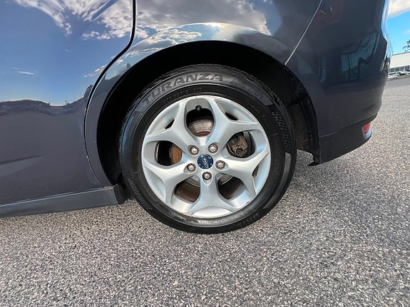 Ford Grand C-MAX 26 of 30