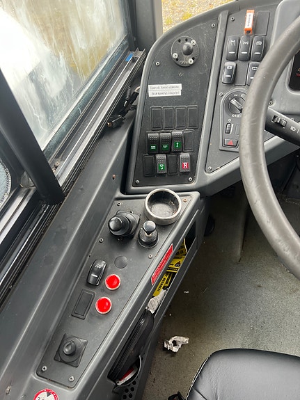 Volvo B12B Contrast 10 of 17