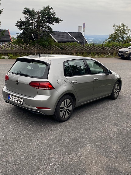 Volkswagen e-Golf VII 3 of 5