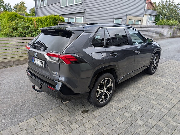 Toyota RAV4 5 of 5