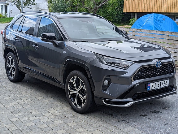 Toyota RAV4 3 of 5