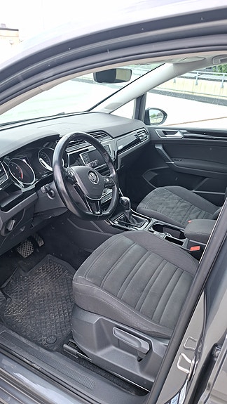 Volkswagen Touran 7 of 11
