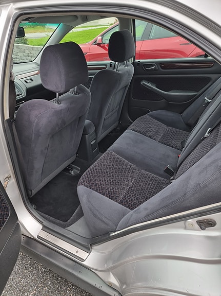 Honda Accord 13 of 17
