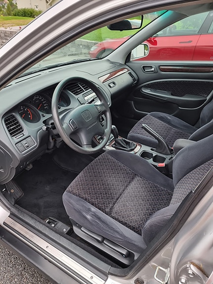 Honda Accord 10 of 17
