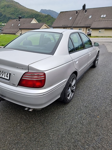Honda Accord 5 of 5