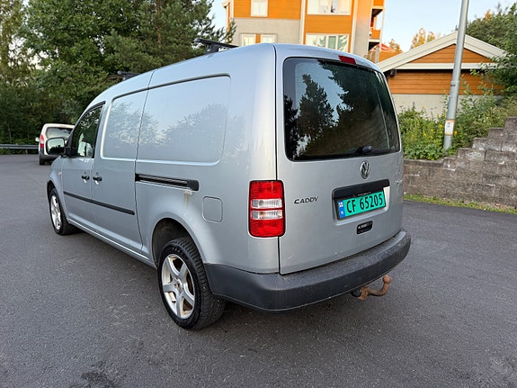 Volkswagen Caddy Maxi 3 of 5