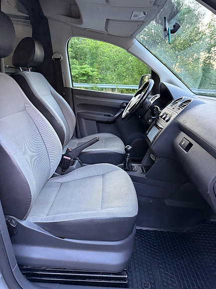 Volkswagen Caddy Maxi 16 of 30